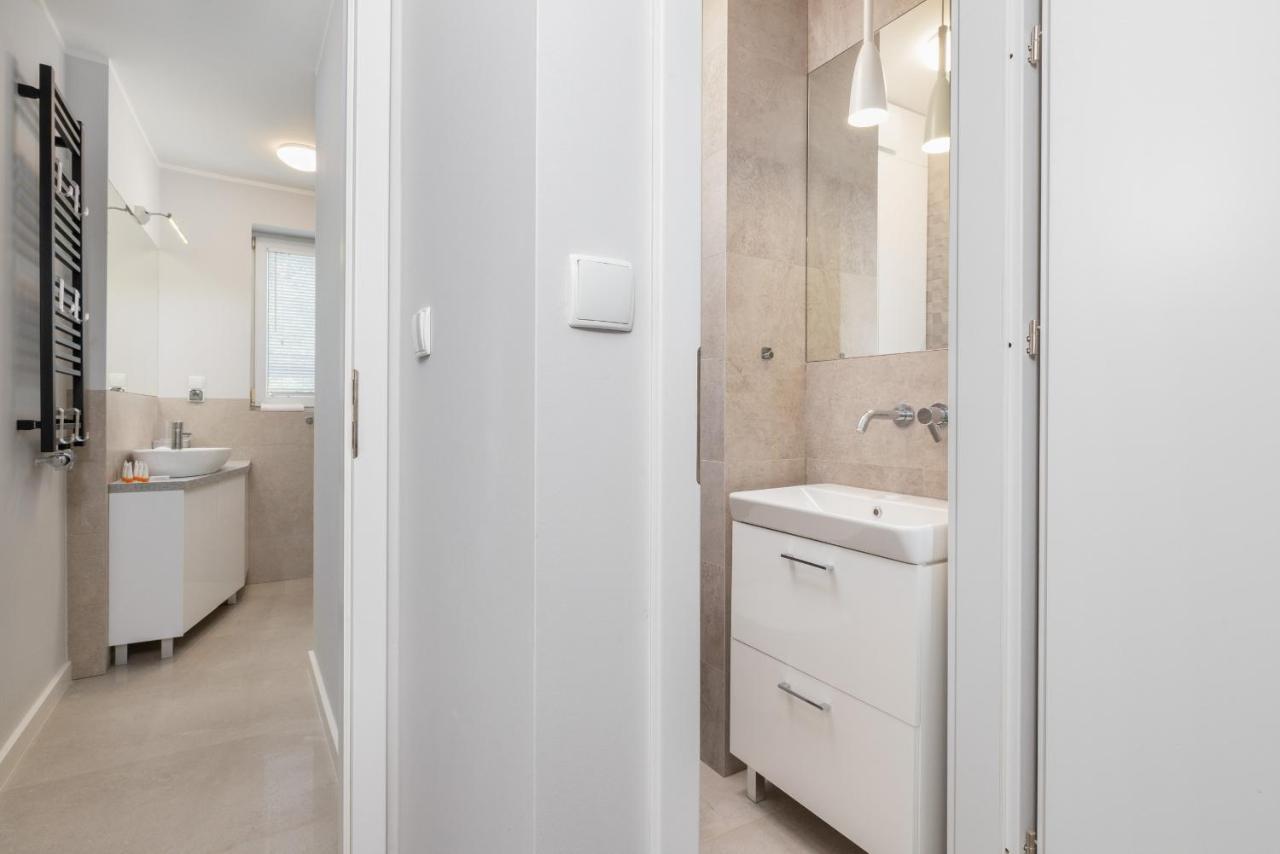 Gdanska Two-Bedroom Apartment Brzezno Beach By Noclegi Renters Kültér fotó